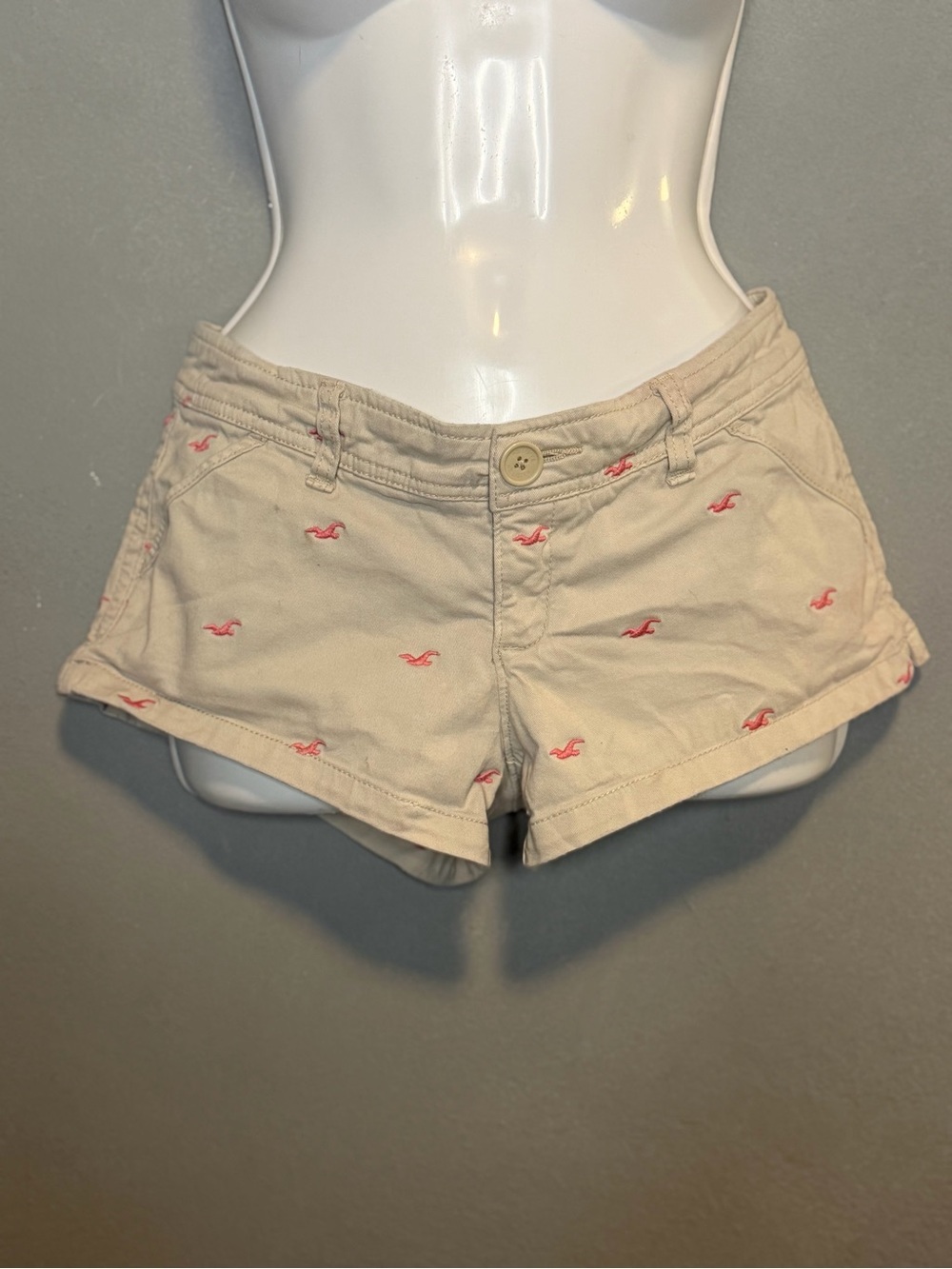 Y2K Hollister Pink Seagull Embroidered Khaki Shorts Size 5
